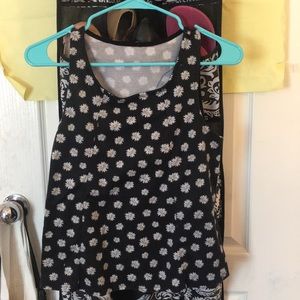 Women’s daisy tank